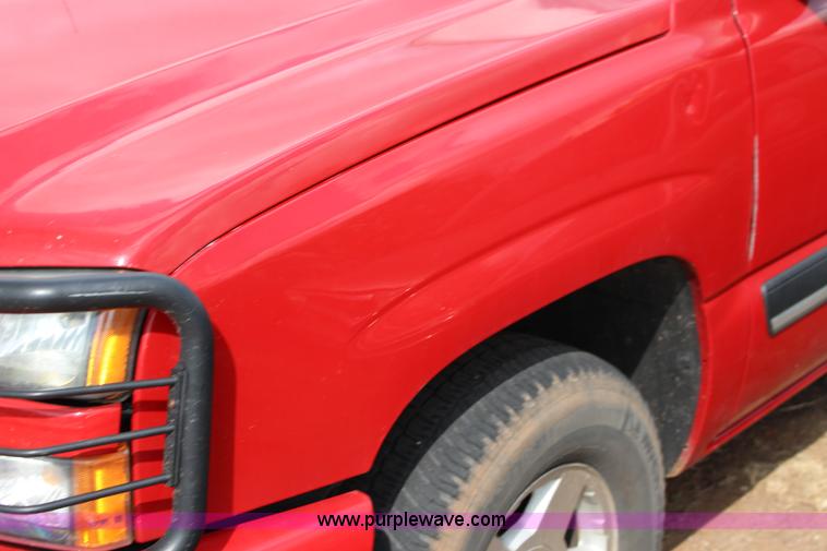 image for item F7688 2006 Chevrolet Silverado 1500 Ext. Cab pickup truck