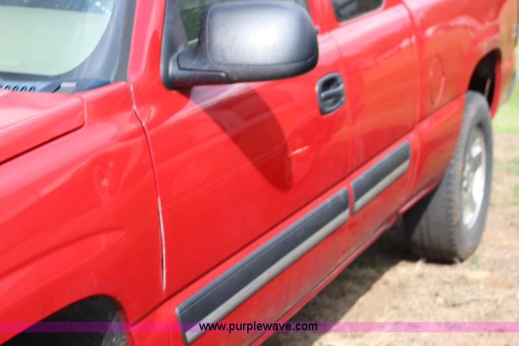 image for item F7688 2006 Chevrolet Silverado 1500 Ext. Cab pickup truck