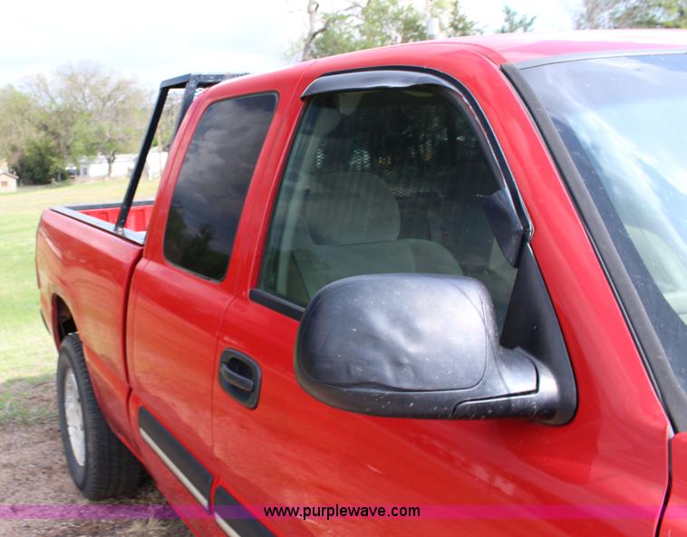 image for item F7688 2006 Chevrolet Silverado 1500 Ext. Cab pickup truck