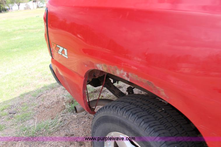 image for item F7688 2006 Chevrolet Silverado 1500 Ext. Cab pickup truck