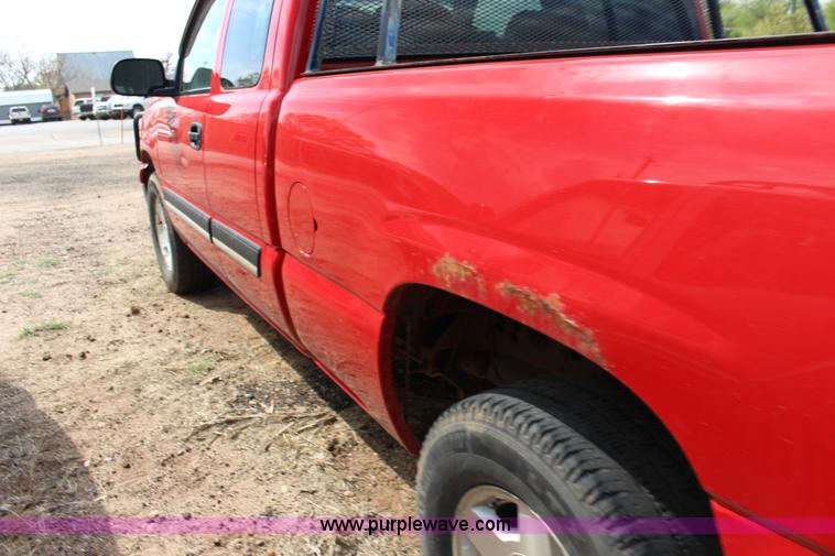 image for item F7688 2006 Chevrolet Silverado 1500 Ext. Cab pickup truck