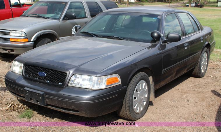 image for item F7689 2009 Ford Crown Victoria Police Interceptor