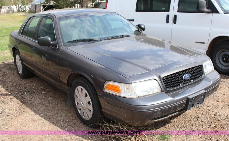 image for item F7689 2009 Ford Crown Victoria Police Interceptor