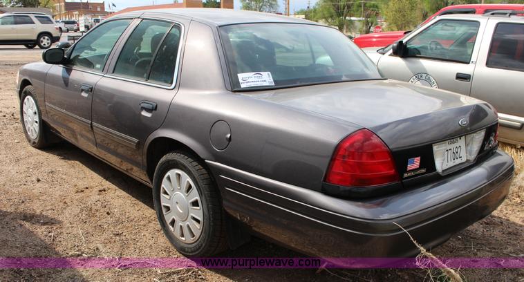 image for item F7689 2009 Ford Crown Victoria Police Interceptor