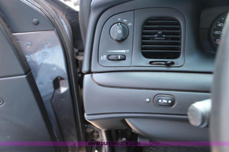 image for item F7689 2009 Ford Crown Victoria Police Interceptor