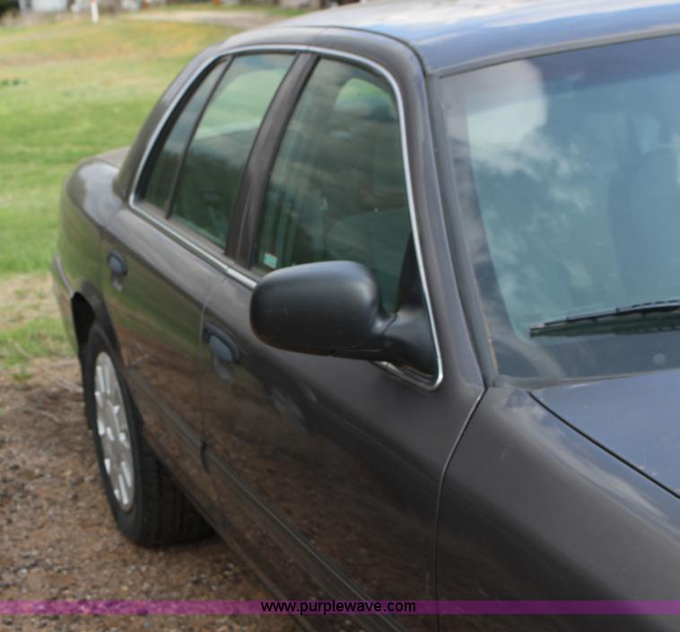image for item F7689 2009 Ford Crown Victoria Police Interceptor