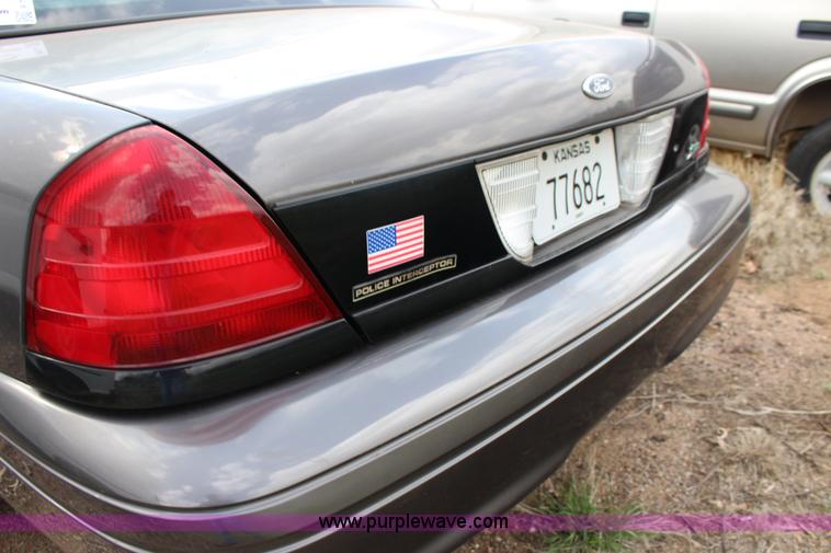 image for item F7689 2009 Ford Crown Victoria Police Interceptor