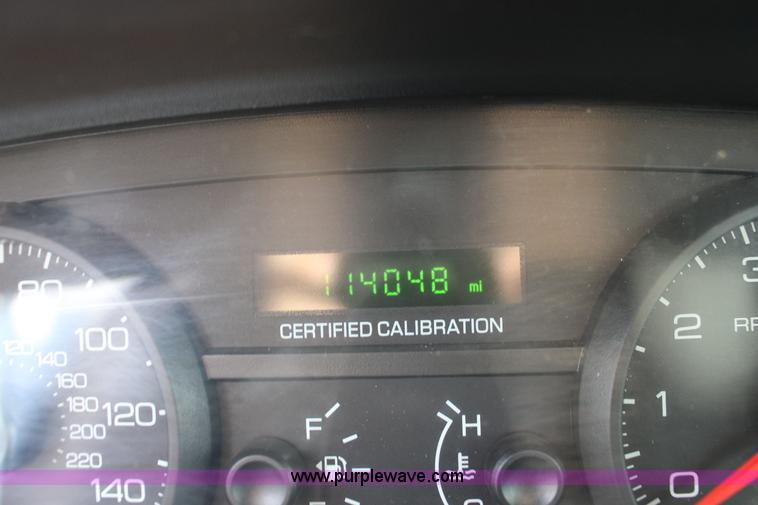 image for item F7689 2009 Ford Crown Victoria Police Interceptor