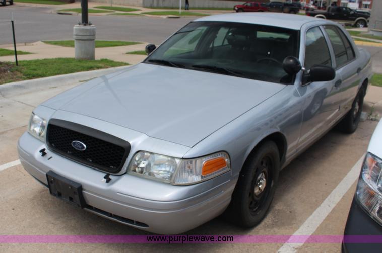 image for item F7844 2006 Ford Crown Victoria Police Interceptor