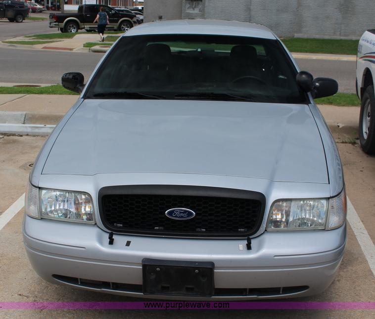 image for item F7844 2006 Ford Crown Victoria Police Interceptor