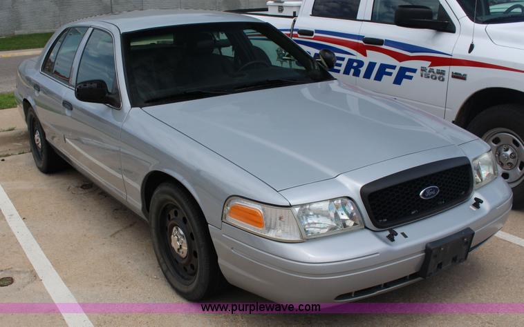 image for item F7844 2006 Ford Crown Victoria Police Interceptor
