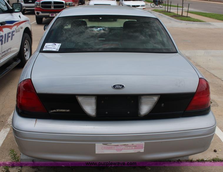 image for item F7844 2006 Ford Crown Victoria Police Interceptor
