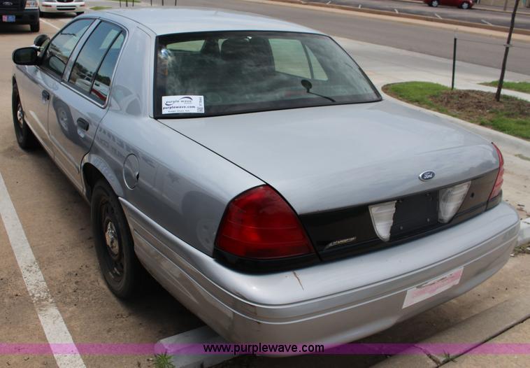 image for item F7844 2006 Ford Crown Victoria Police Interceptor