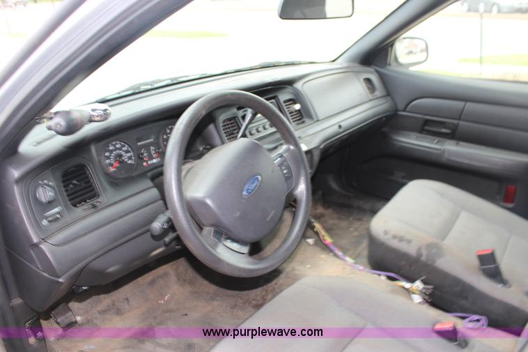 image for item F7844 2006 Ford Crown Victoria Police Interceptor