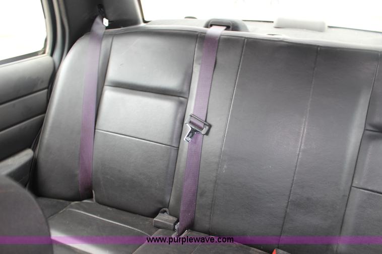 image for item F7844 2006 Ford Crown Victoria Police Interceptor