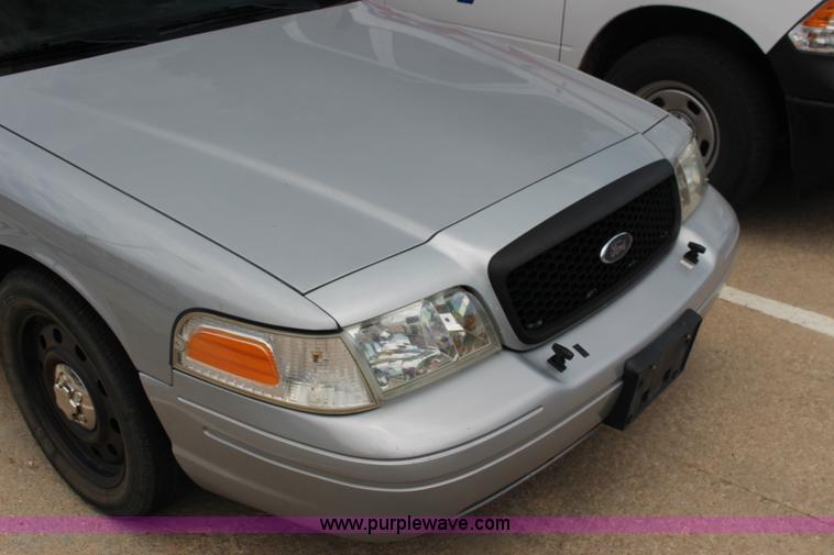 image for item F7844 2006 Ford Crown Victoria Police Interceptor