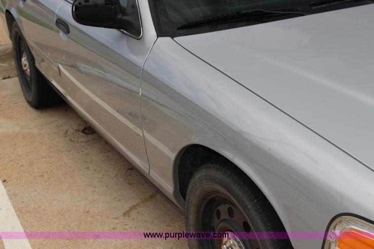 image for item F7844 2006 Ford Crown Victoria Police Interceptor