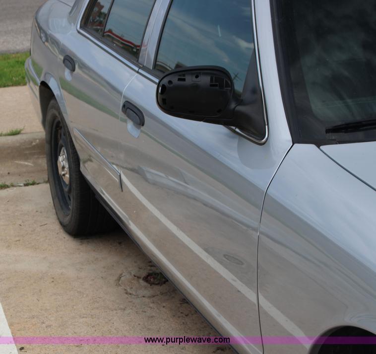 image for item F7844 2006 Ford Crown Victoria Police Interceptor