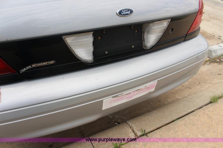 image for item F7844 2006 Ford Crown Victoria Police Interceptor
