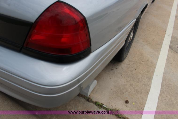 image for item F7844 2006 Ford Crown Victoria Police Interceptor
