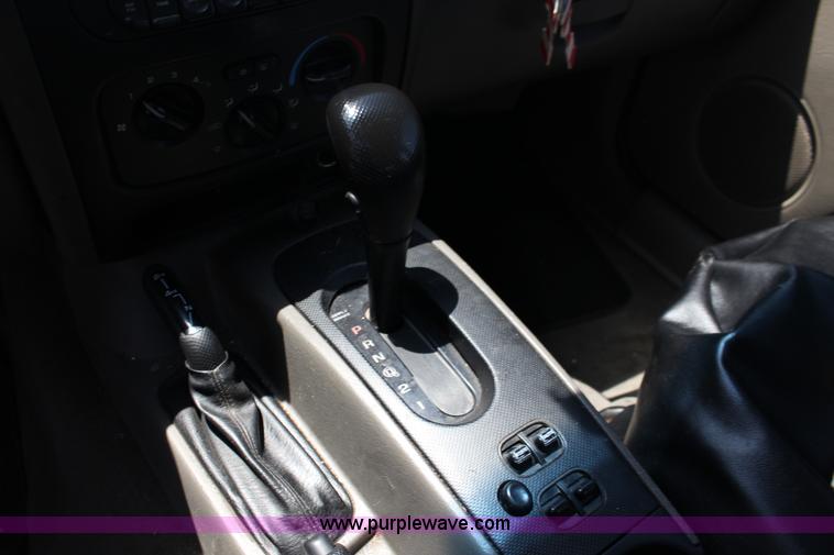 image for item F7847 2005 Jeep Liberty SUV