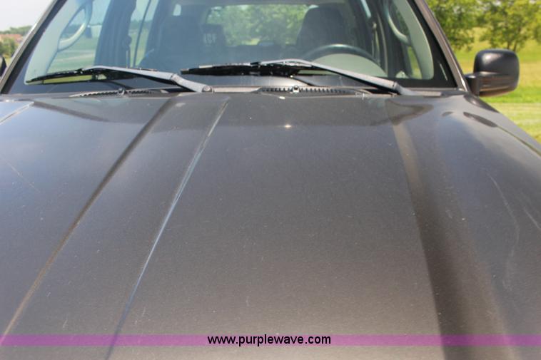 image for item F7847 2005 Jeep Liberty SUV