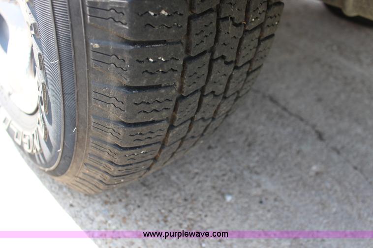 image for item F7847 2005 Jeep Liberty SUV