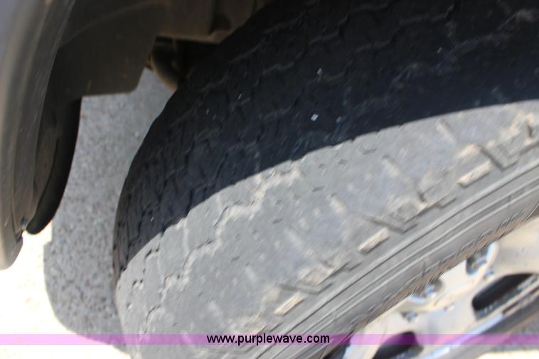 image for item F7847 2005 Jeep Liberty SUV