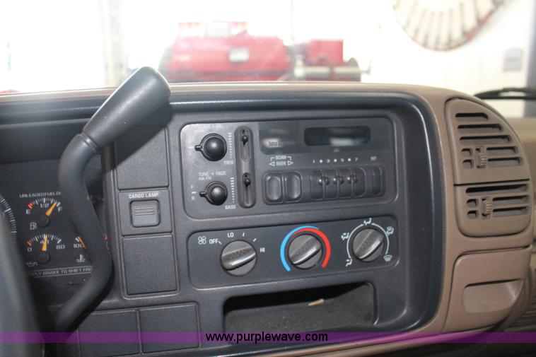 image for item F7879 1995 Chevrolet Cheyenne 3500 brush fire truck