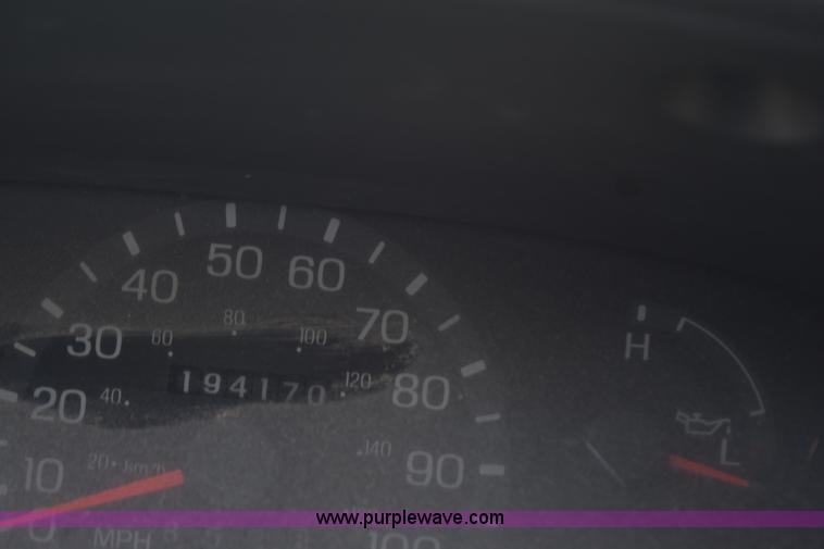 image for item H5001 2003 Ford Econoline E450 bus