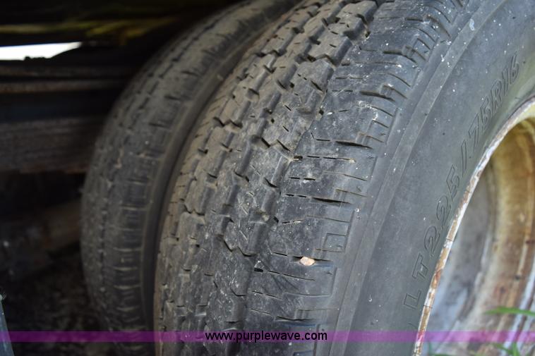 image for item H5001 2003 Ford Econoline E450 bus