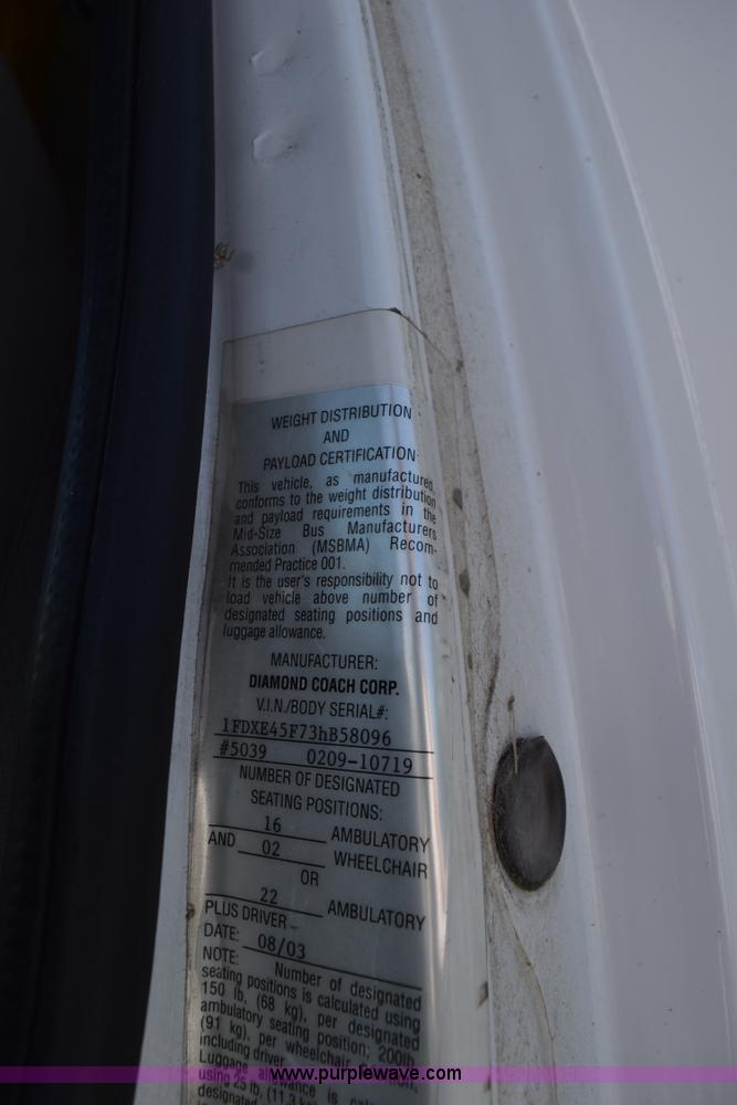 image for item H5001 2003 Ford Econoline E450 bus