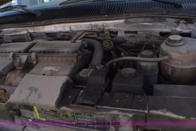 image for item H5002 2003 Ford Econoline E450 bus