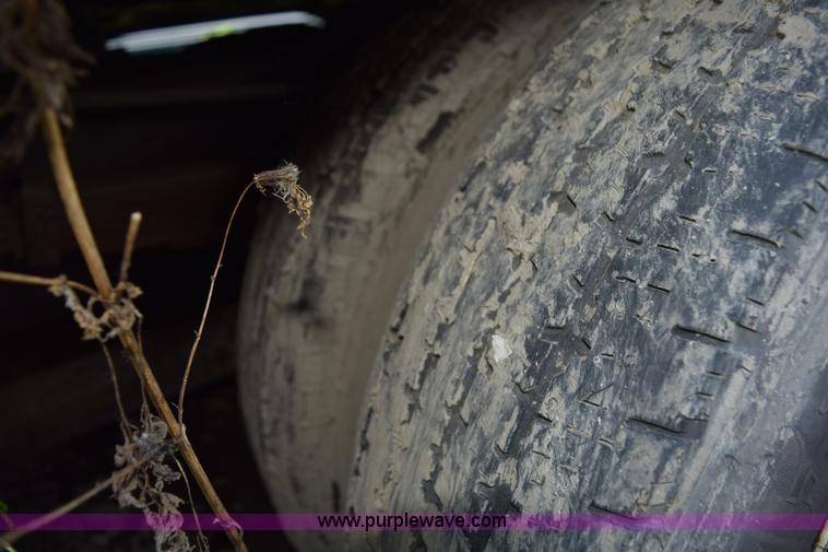 image for item H5002 2003 Ford Econoline E450 bus