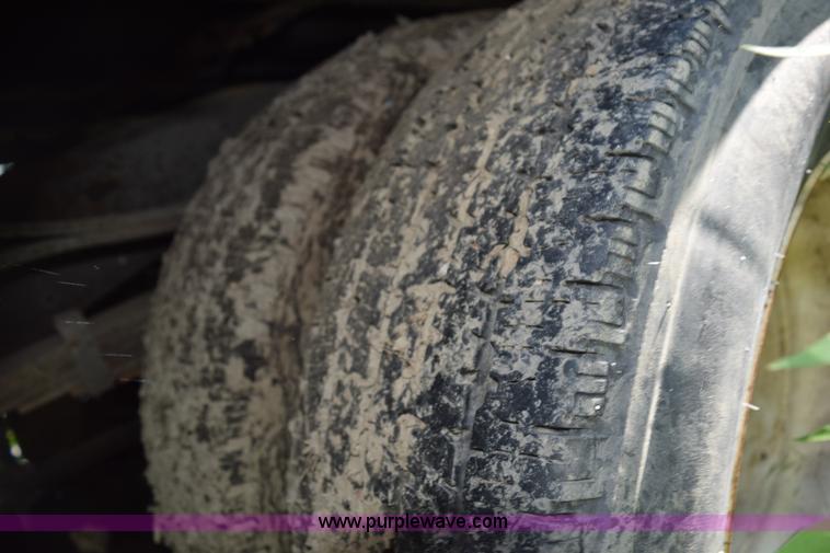 image for item H5002 2003 Ford Econoline E450 bus