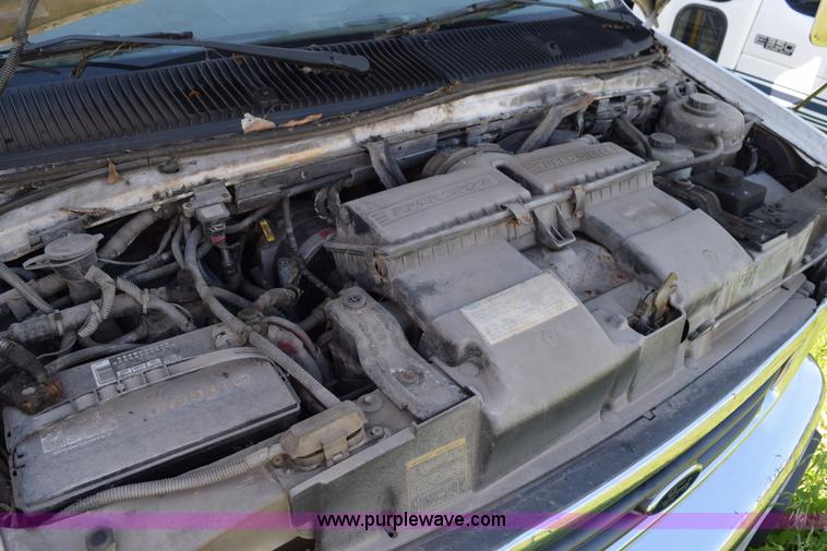 image for item H5003 2003 Ford Econoline E450 bus
