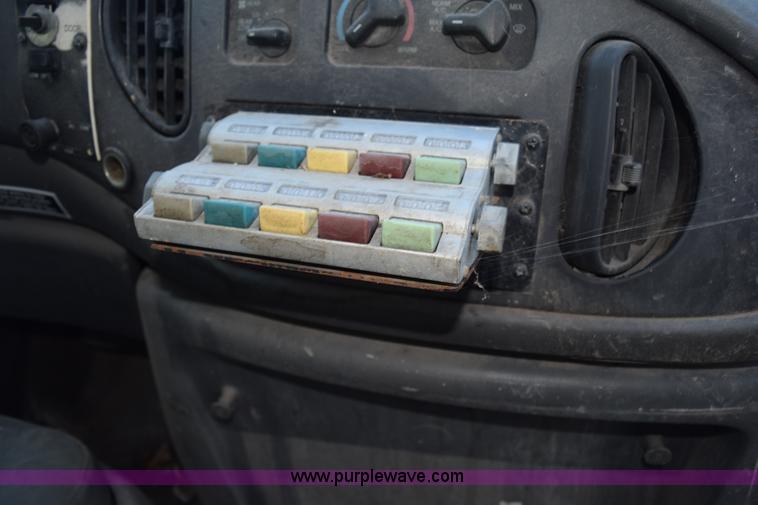 image for item H5003 2003 Ford Econoline E450 bus