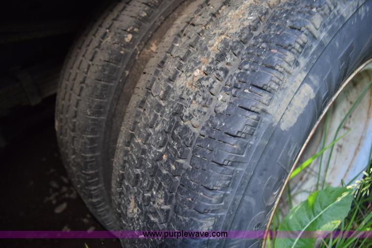 image for item H5003 2003 Ford Econoline E450 bus