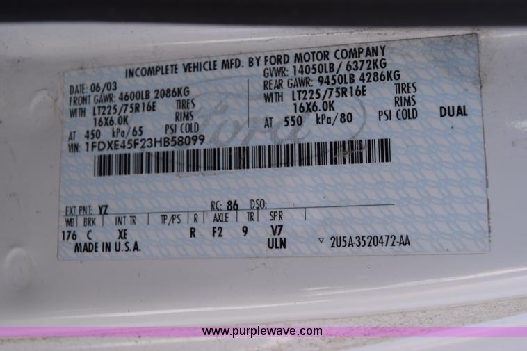 image for item H5003 2003 Ford Econoline E450 bus