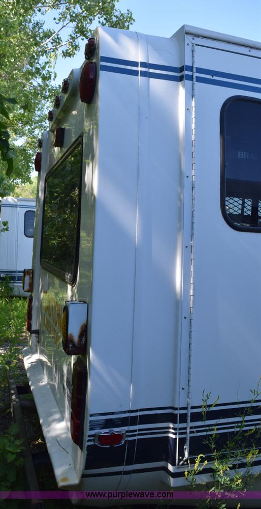 image for item H5004 2003 Ford Econoline E450 bus