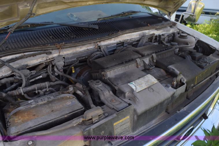 image for item H5004 2003 Ford Econoline E450 bus