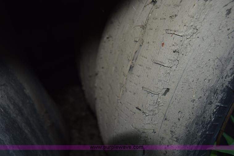 image for item H5004 2003 Ford Econoline E450 bus