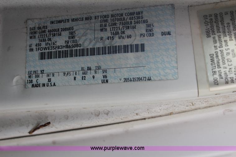 image for item H5004 2003 Ford Econoline E450 bus