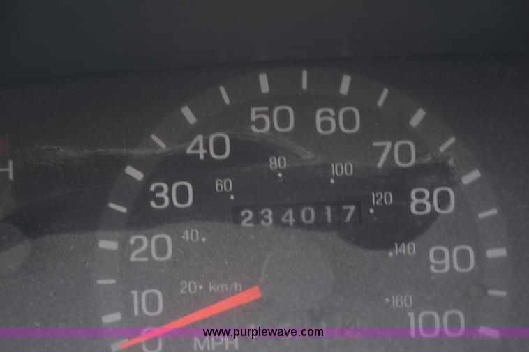 image for item H5005 2003 Ford Econoline E450 bus