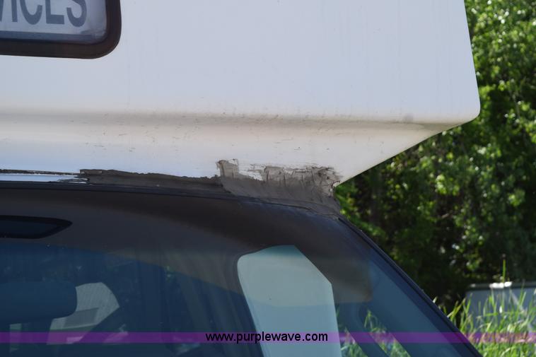 image for item H5005 2003 Ford Econoline E450 bus