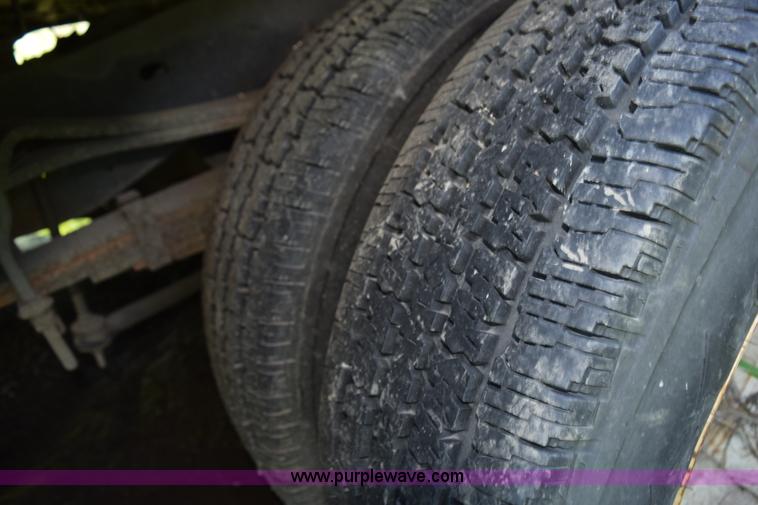 image for item H5005 2003 Ford Econoline E450 bus