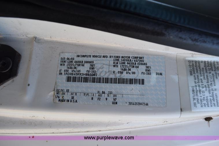 image for item H5005 2003 Ford Econoline E450 bus