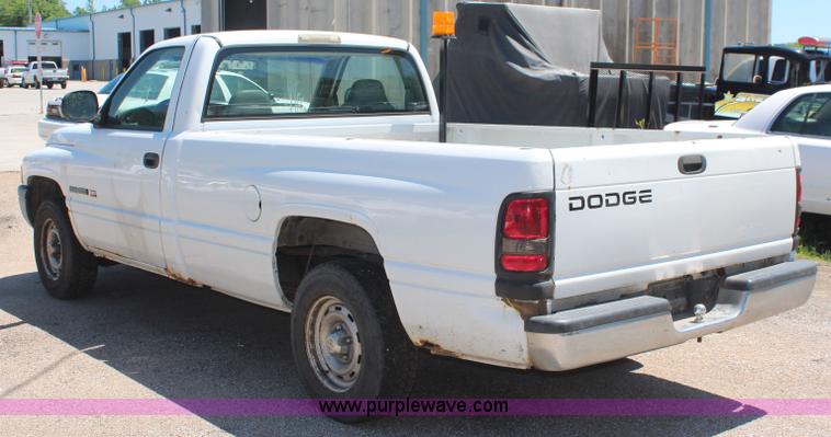 image for item H5008 2001 Dodge Ram 1500 pickup truck