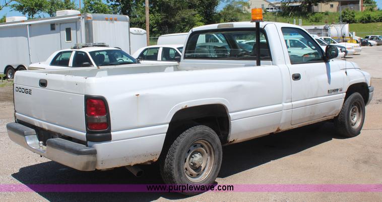 image for item H5008 2001 Dodge Ram 1500 pickup truck
