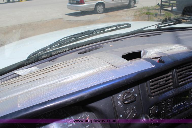 image for item H5008 2001 Dodge Ram 1500 pickup truck